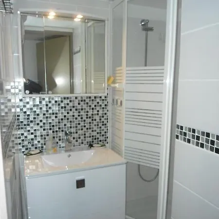 Prázdninový dům - Climatisee 5 Pers Proche Avec Terrasse Et Parking V0387 Vias