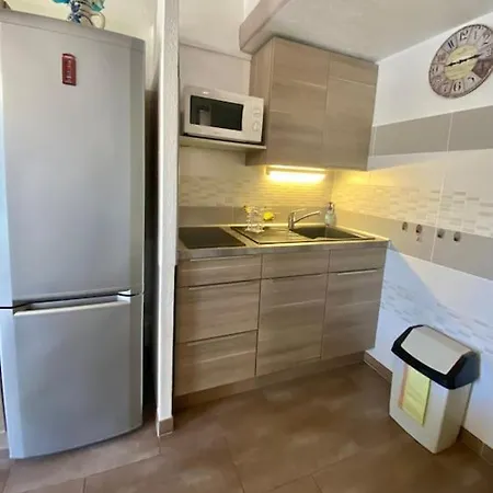 - Climatisee 5 Pers Proche Avec Terrasse Et Parking V0387