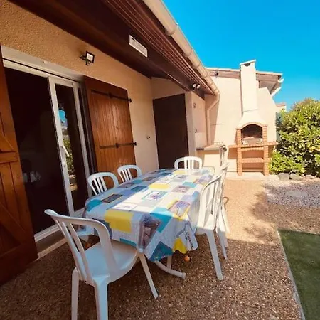 Agence Jf Immo - Climatisee 5 Pers Proche Avec Terrasse Et Parking V0387 * Vias