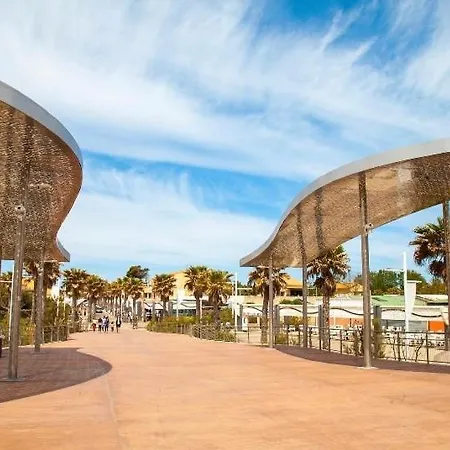 Prázdninový dům - Climatisee 5 Pers Proche Avec Terrasse Et Parking V0387